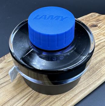 Lamy Tinte "blue" mit Löschpapier